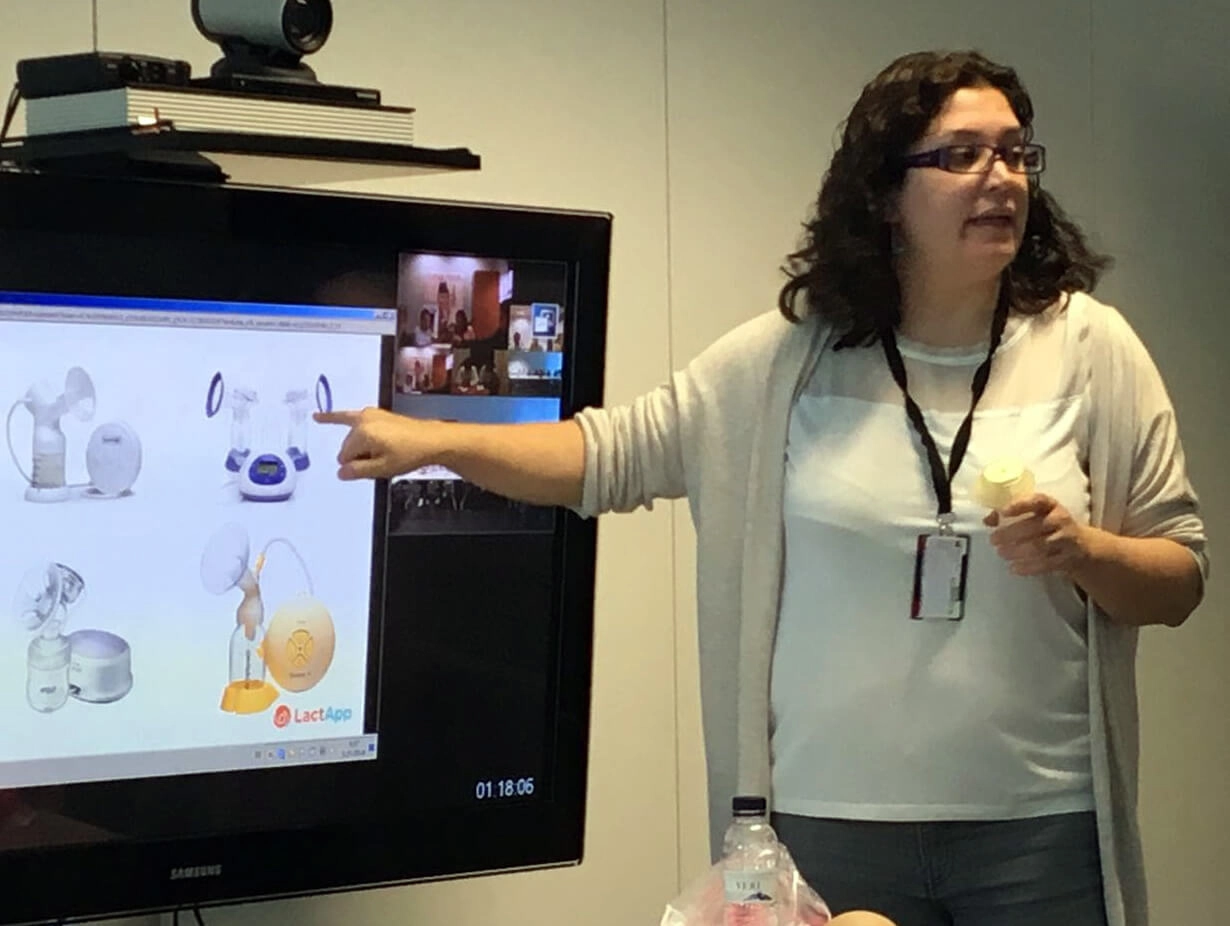 Alba Padró al Banc de Llet Materna